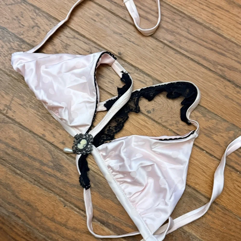 Beach Bunny Lady Marmalade Bikini Top nwot